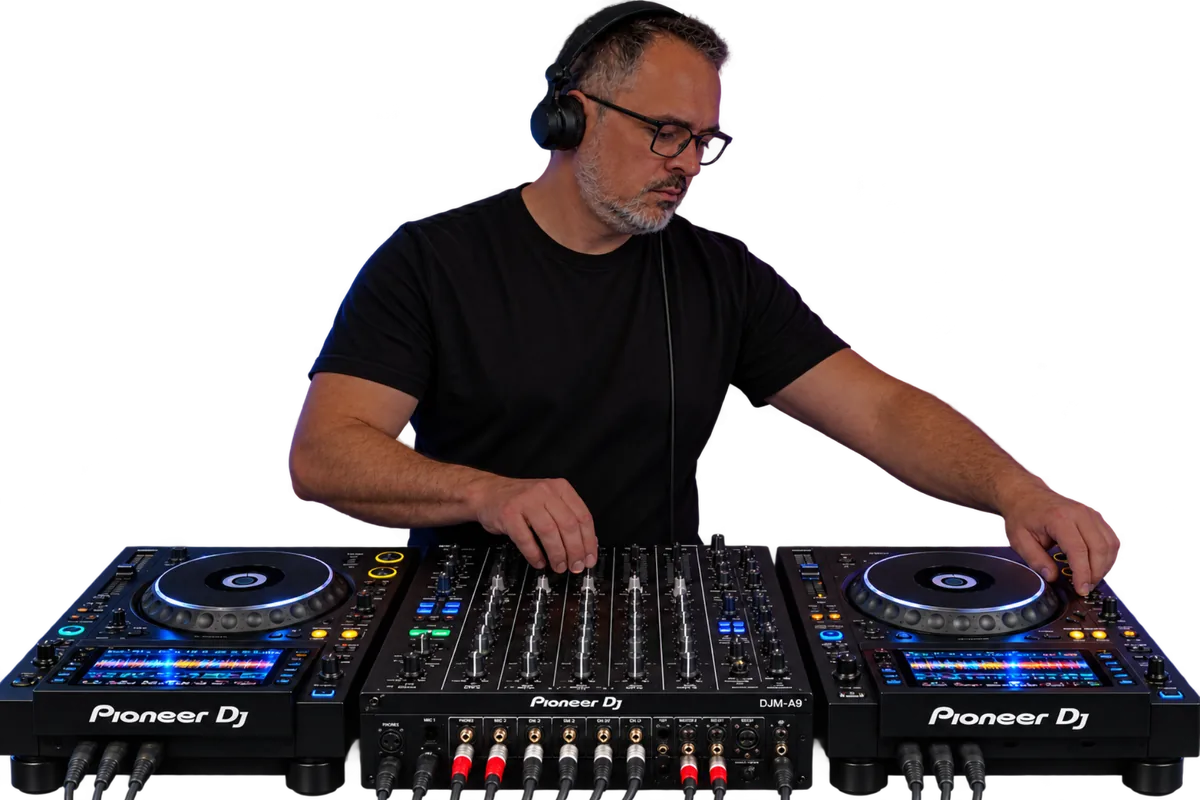 DJ Rodrigo Moreira performing in Porto, Portugal
